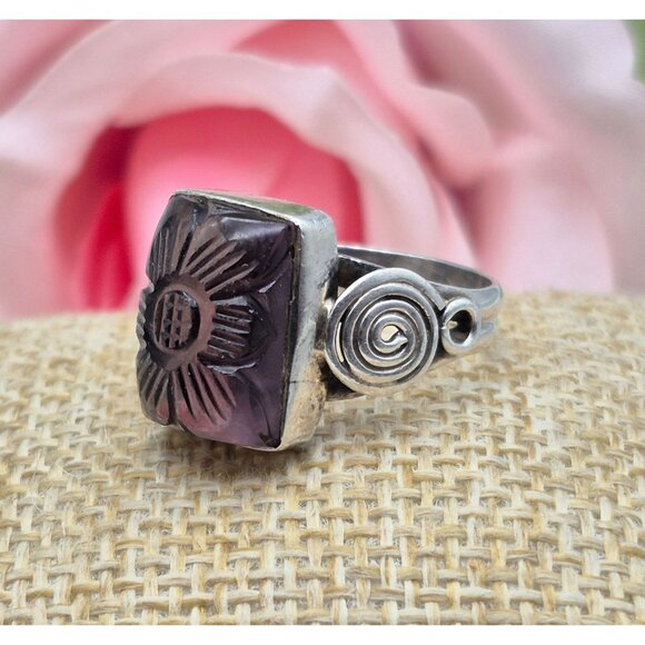 Sterling Silver Swirl Ring Size 8.5 Square Purple Etched Flower Boho Cute - Picture 1 of 9